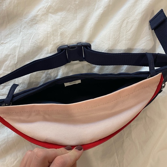 Nike Sportswear Heritage Hip Pack - Picture 4 of 5